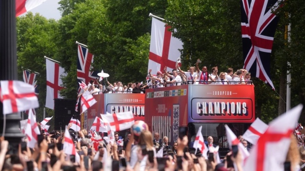 England's Euro 2025 champions given a heroes' welcome, The Canadian Press England's Euro 2025 champions given a heroes' welcome
